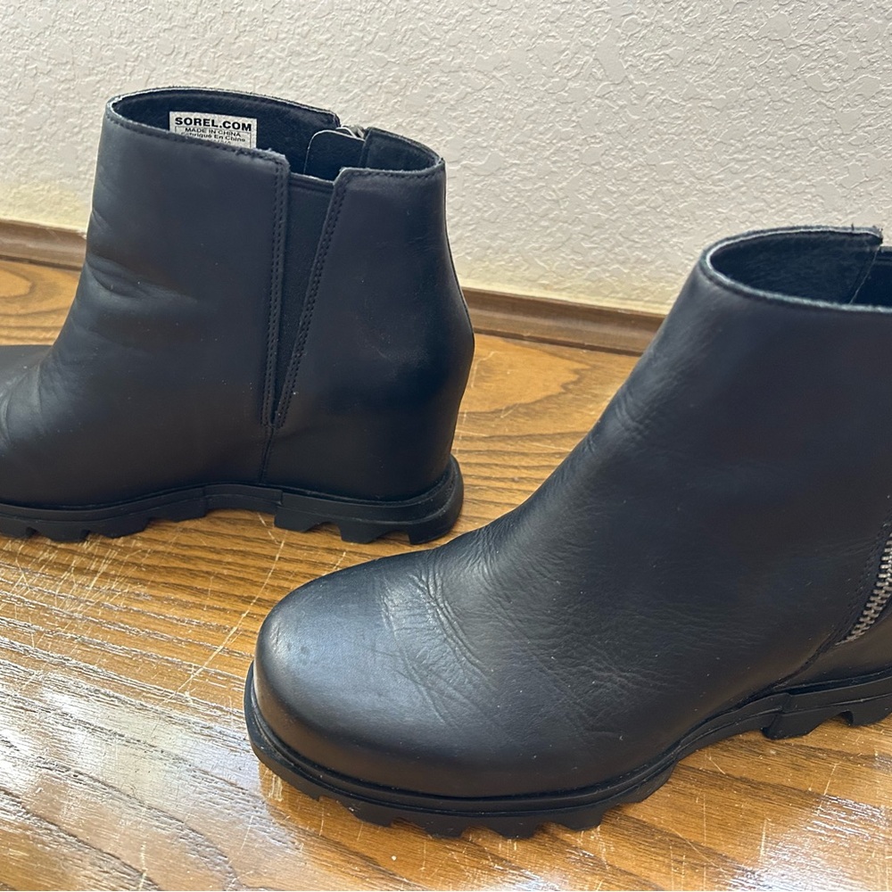 Sorel Black Leather Ankle Booties